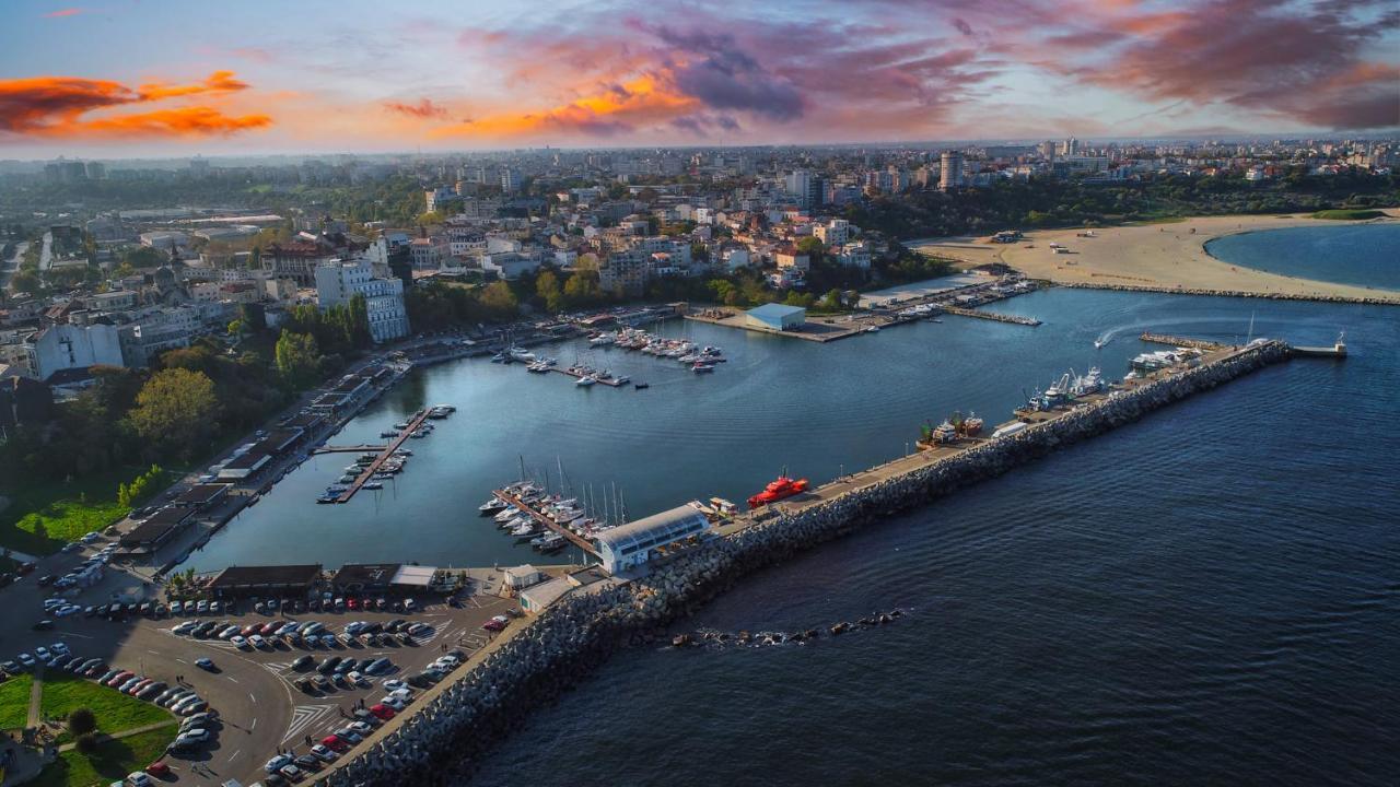 Thomas Luxury Apartment Năvodari Екстериор снимка